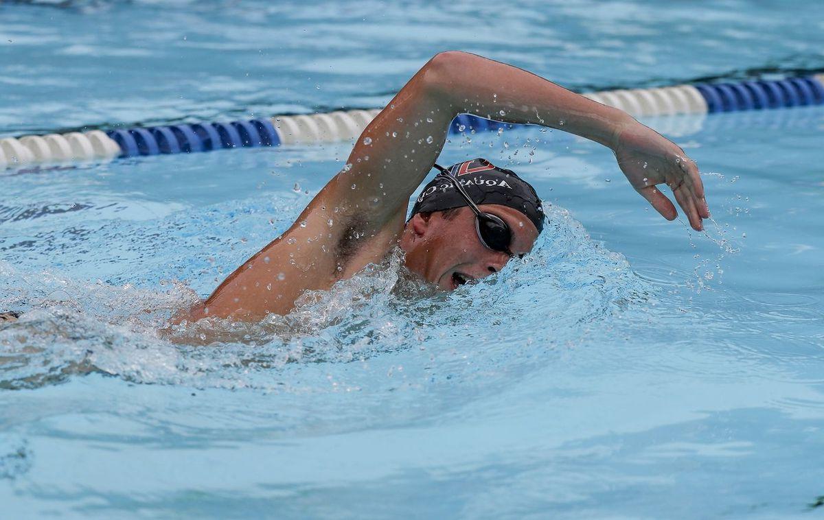 Zach Kohm '21受邀参加美国游泳选拔营